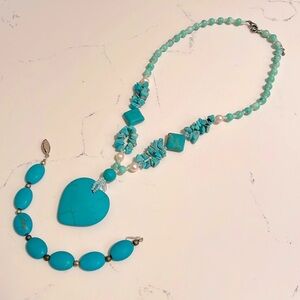 BOHO Costa Rican turquoise necklace and matching bracelet.